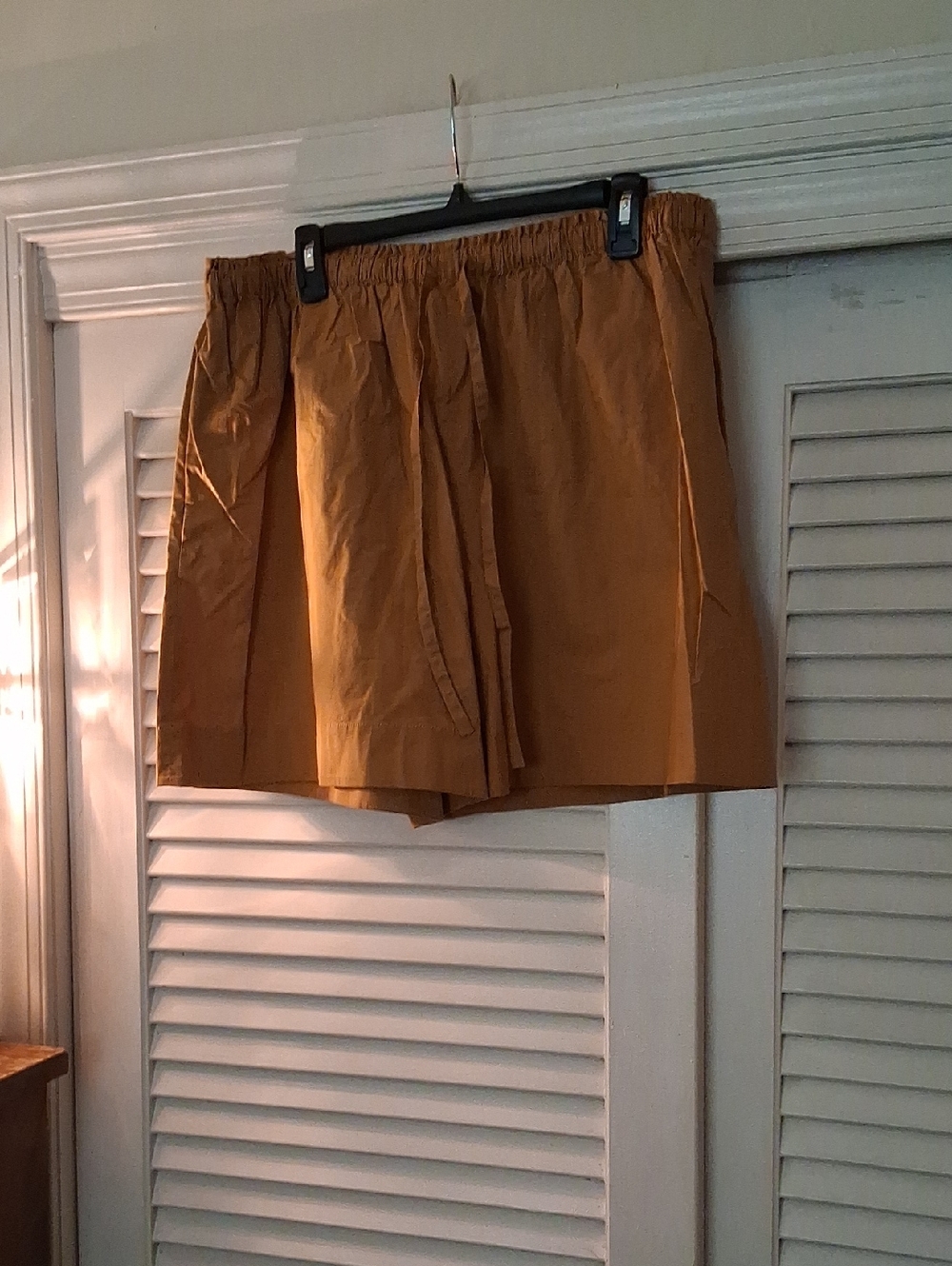 COS Wide-Leg Elastic-Waist Bermuda Shorts - Brown